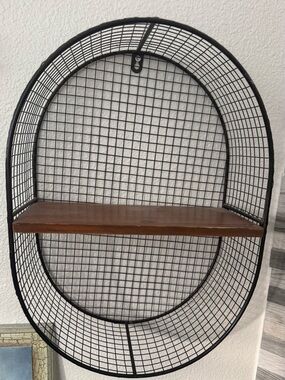 Black Wire Oval Wall Shelf with Brown Wood Accent